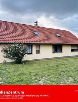 Zwei Garagen, Haus und Einliegerwohnung! - Rosenow