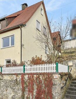 Doppelhaushälfte mit 2 Stellplätzen und herrlicher Aussicht in Velden - Velden (Regierungsbezirk Mittelfranken)