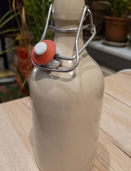 Flasche aus Steingut mit Bügelverschluss - Frankfurt (Main) Sachsenhausen-Süd