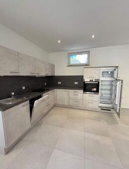 BARRIEREFREIE-BEHINDERTENGERECHTE 2 ZIMMER-WOHNUNG IM EG- MIT RAMPE-NEUE EBK - Schweinfurt