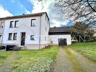 Zweifamilienhaus mit Terrasse und großem Grundstück in Fremersdorf - Rehlingen-Siersburg