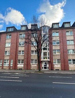 Gepflegtes Mehrfamilienhaus: 14 Einheiten und 15 Stellplätze in Düsseldorf- Heerdt - Düsseldorf