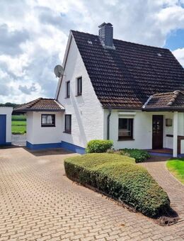Blick ins Grüne - Einfamilienhaus mit Garage und schönem Grundstück in guter Lage - Ostrohe