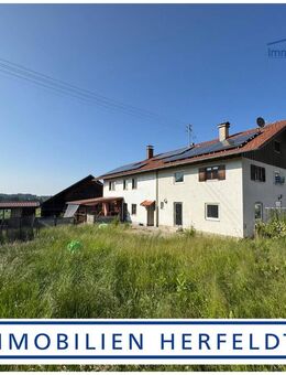 Großes Zweifamilienhaus/2x DHH´s mit 314 m² Wohnfläche - Ideale Kapitalanlage - ca. 7,5 % Rendite! - Steingaden