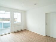 ++ Erstbezug nach Sanierung ++ Moderne 2 Zimmerwohnung mit Dusche und Wanne + Solarmodul - Chemnitz