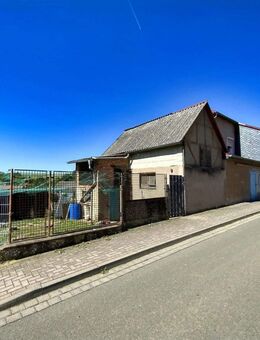 Uriges Einfamilienhaus mit Potenzial in Horsmar - Menteroda