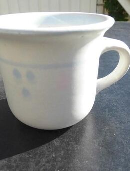 Sebastian Danmark Keramik Becher Tasse Mug Kaffeebecher Kunsthandwerk Handarbeit weiß-blau 5,- - Flensburg