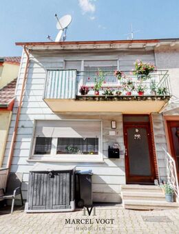 Familienfreundliches Wohnen: Charmantes Reihenmittelhaus mit modernem Flair - Wolfschlugen