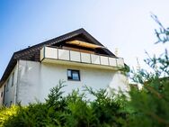 FAMILIENIDYLL im Dachgeschoss in Weil am Rhein mit 4 Zimmern, Balkon & Garage - Weil (Rhein)