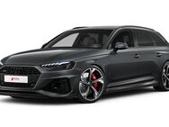 Audi RS4, Avant 4, Jahr 2022 - Arnsberg