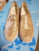 N E U/ Damenschuh GR. 6 1/2 Weite H/ Oberseite glänzend /Sohle Luftpolster in 32547