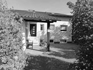 Zweifamilienhaus mit flexiblem Souterrain und traumhafter Feldrandlage in Ravolzhausen! - Neuberg