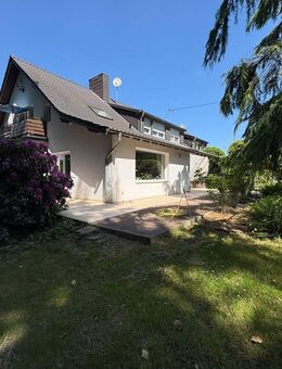 Gepflegtes Anwesen, Dreifamilienhaus mit Parkgrundstück in Süd-West-Lage von Fischbach - Quierschied