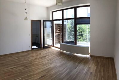 Einzug 01.07.25 ! Schöner Wohnen im Jugendstilhaus mit Balkon