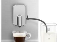Smeg Kaffeevollautomat BCC13BLMEU, inkl. Milchbehälter