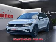 VW Tiguan, 2.0 TDI Life, Jahr 2022 - Werne