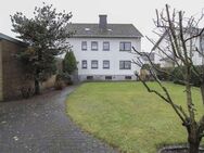 Reduziert! 2-Parteienhaus mit großem Garten und großer Doppelgarage in Hövelhof - Hövelhof (Sennegemeinde)