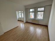 Helle 2,5-Zimmer-Balkon-Wohnung in ruhiger Lage - Zeitz