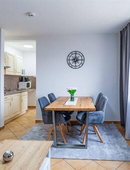 Wohnglück: 2-Zimmer Wohnung mit Dachboden im Haus Leuchtfeuer strandnah - Cuxhaven