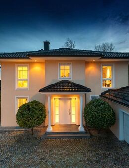 Ruhiges Landidyll: Großzügige Villa mit hochwertiger Ausstattung und traumhaftem Garten - Icking