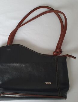Raumwunder: KLEINE Handtasche mit VIEL Platz Made in Italy - Sankt Augustin