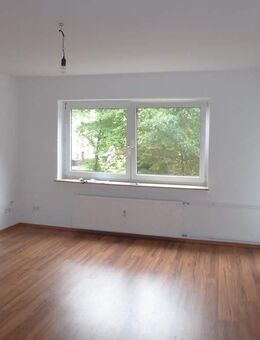 3-Zimmer-Wohnung in Herne Horsthausen mit Balkon, Boden und Tapeten - Herne
