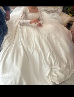 Brautkleid Weiß mit Steinen - Rheinstetten