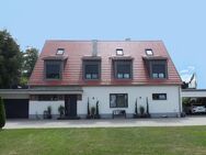 Exclusives Traumhaus mit zusätzlichem Baugrund für ein Einfamilienhaus/ DHH - Feucht