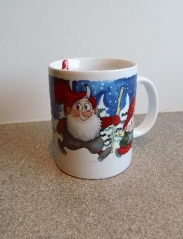 Wichtel-Becher Julius Porzellan Tasse Mug Henkelbecher Winter Weihnachten 3,- - Flensburg
