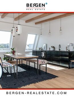 Lichtdurchflutetes Penthouse mit Balkon und Dächerblick in Kreuzberg - Berlin
