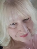 Lebensfrohe und junggebliebene Sie ( 58 ) möchte sich wieder neu verlieben... in 46145