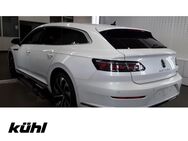 VW Arteon, 2.0 TDI Shooting Brake R-Line IQ LIGHT APP, Jahr 2023 - Gifhorn