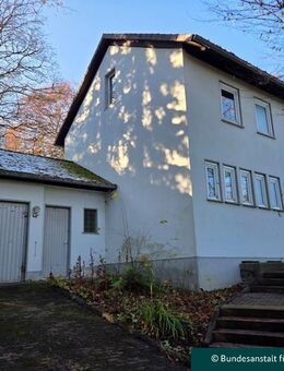 Bielefeld-Musikerviertel: Denkmalgeschütztes Einfamilienhaus mit Garage und großem Garten - Bielefeld