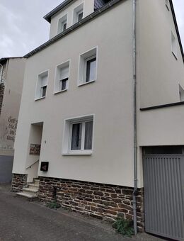 Mehrfamilienhaus, Ferienwohnungen im Urlaubsort Ellenz-Poltersdorf an der Mosel. - Ellenz-Poltersdorf