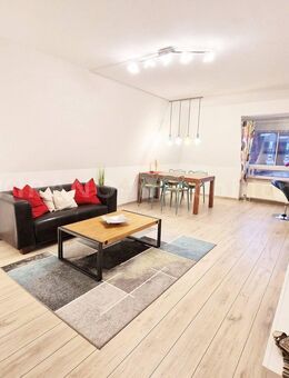 Lichtdurchflutete Dachgeschosswohnung mit großzügigem Schnitt - ideal für Paare oder Singles! - Dresden