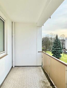 Gut geschnittene + helle 3,5-Zimmer-Wohnung mit sonnigem Balkon & schönem Ausblick - Hannover