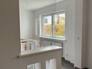 Sonnige Erdgeschoss-Wohnung mit Traumgarten und voll ausgebautem Untergeschoss - München