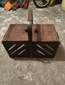 Vintage Nähkästchen aus Holz - ausziehbare Fächer - guter Zustand - Mülheim (Ruhr)