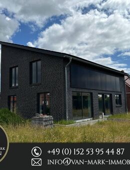Neues Einfamilienhaus mit sehr niedrigem Energiebedarf , Solar 30 KWp, Smart Home und 5 Zimmern - Moormerland
