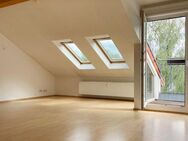 Helle 2-Zimmer-Dachgeschoss-Wohnung mit Balkon in Südausrichtung! - Dreieich