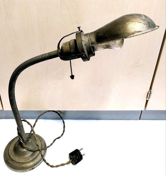 alte Schreibtischlampe, original - Dresden