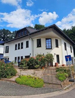 freistehendes Ein-/Zweifamilienhaus / Garage in Top-Lage von Wadgassen - Wadgassen