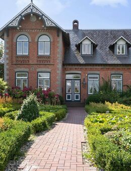 Zeitlos schön - Wohnen im ortsprägenden Altbau - Ostenfeld (Husum)