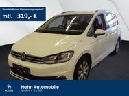 VW Touran, 2.0 TDI Comfortline, Jahr 2020 - Fellbach