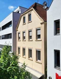Rendite ca. 6% ! 1A - Lage Mehrfamilienhaus mit Gewerbeeinheit in der Fußgängerzone von Göppingen - Göppingen