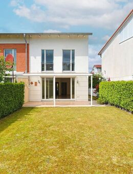 Fernwärme mit Energiekennwert "C"! Endreihenhaus mit ca. 197 m² Wohn- und Nutzfläche! - Hamburg