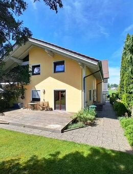 Eine Gelegenheit für 2 Familien; Doppelhaus mit Mieteinnahme durch Gewerbe im Untergeschoss - Hauzenberg