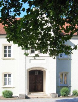 Historisches Sakralgebäude - Mädchenschule bis zu 10 Wohnungen oder Apartments möglich Stadthaus in Herzen von Rotthalmünster - Rotthalmünster