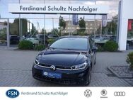 VW Polo, 1.0 l TSI R-Line, Jahr 2022 - Rostock