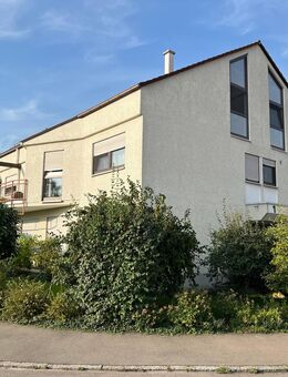 Pfiffig geschnittene 3 Zi.-Dachgeschosswohnung für Singles oder Paar! - Elchingen